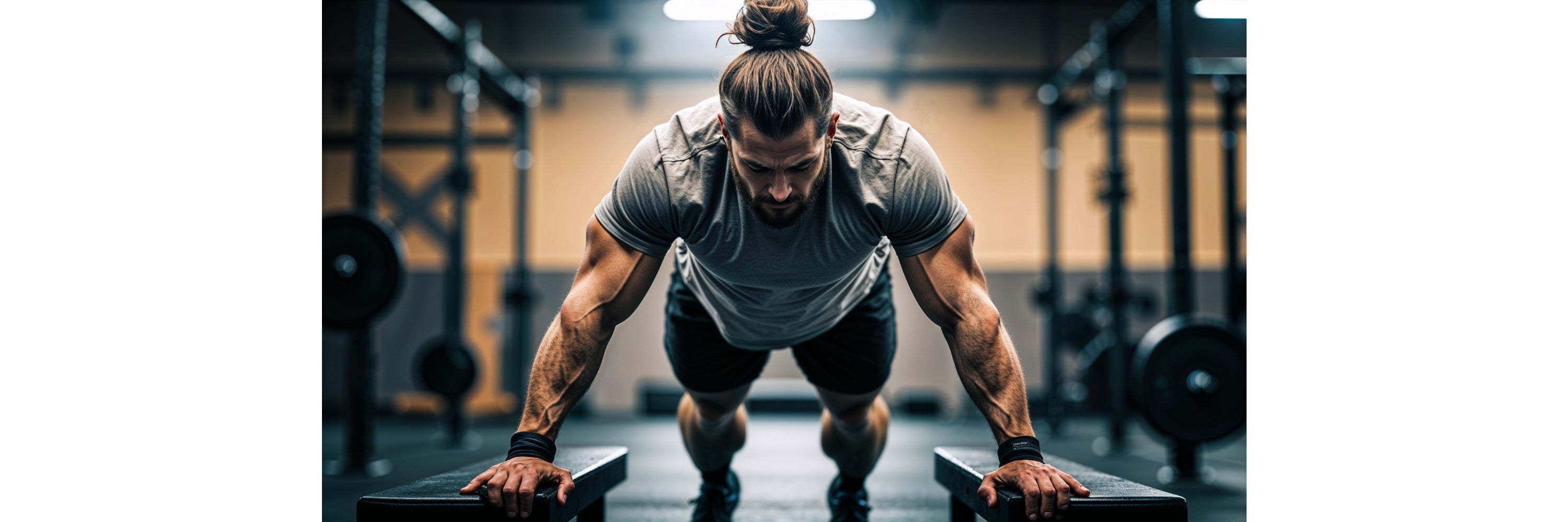 crossfitter-dips-zwischen-zwei-trainingsbanken-in-crossfit-box